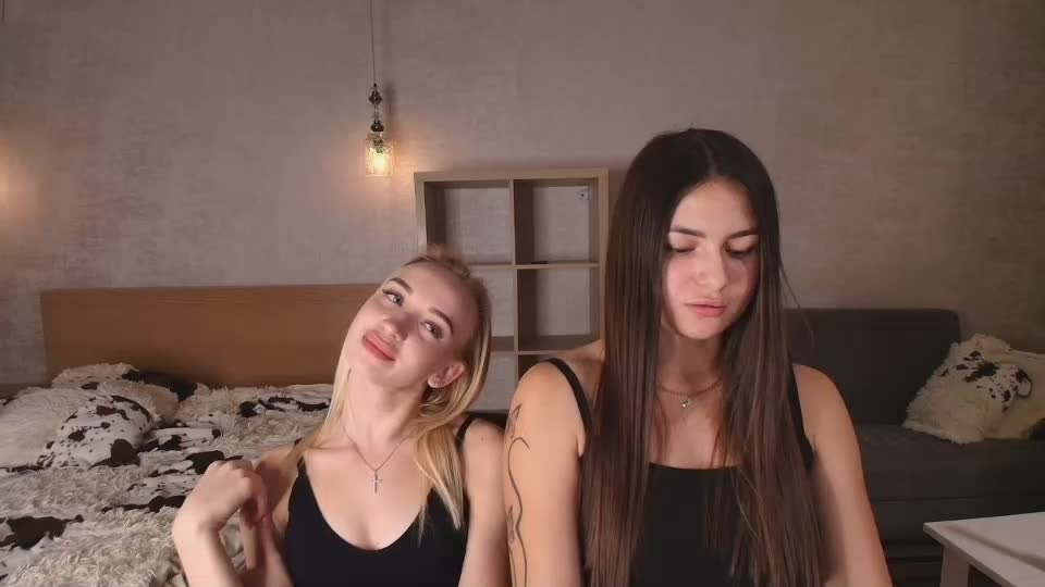 caressyourself Live Sex December 17, 2025