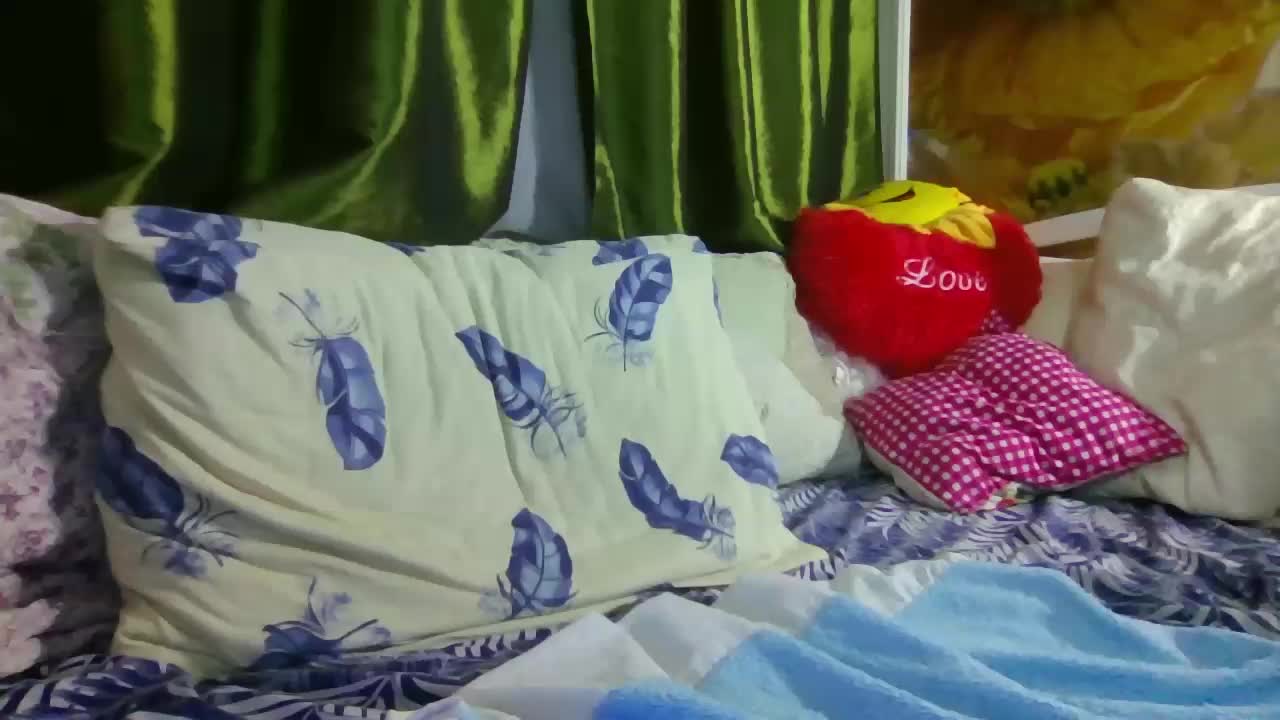 Aktriska Live Sex December 17, 2025