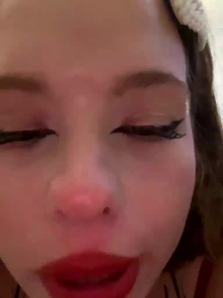 Twiksy Live Sex December 13, 2025