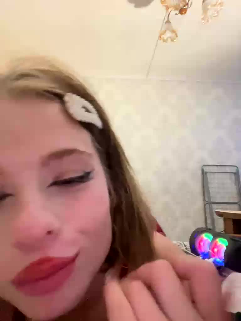 Twiksy Live Sex December 13, 2025