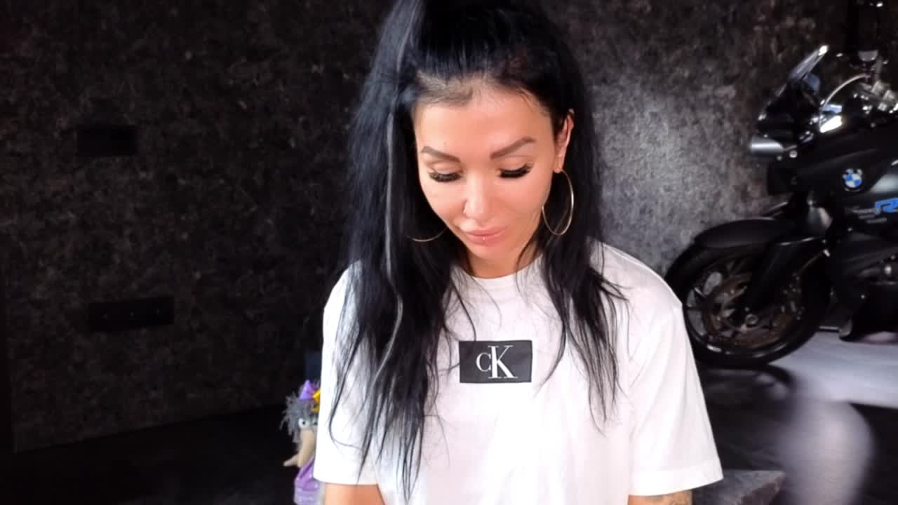 -BABAYAGA- Live Sex December 17, 2025