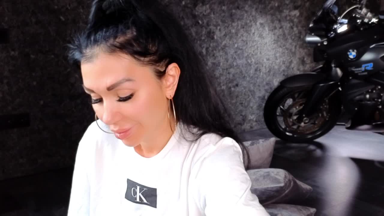 -BABAYAGA- Live Sex December 17, 2025