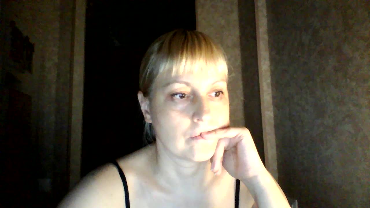 krisss2016 Live Sex December 15, 2025