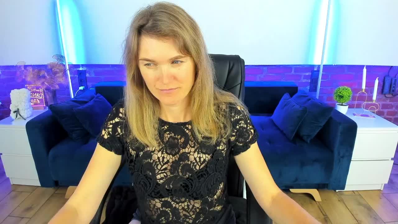 Annabel-xxx Live Sex December 19, 2025