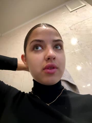 CharleneWoods Live Sex December 14, 2025