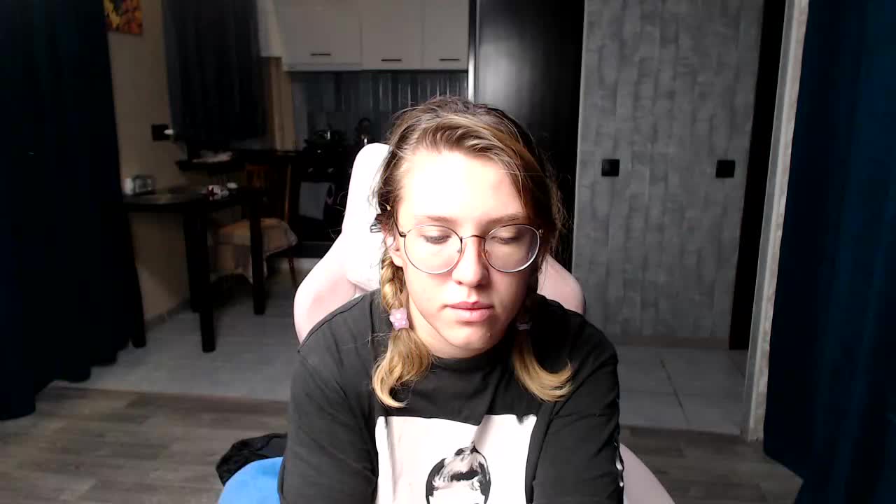 Regimasmile Live Sex December 15, 2025