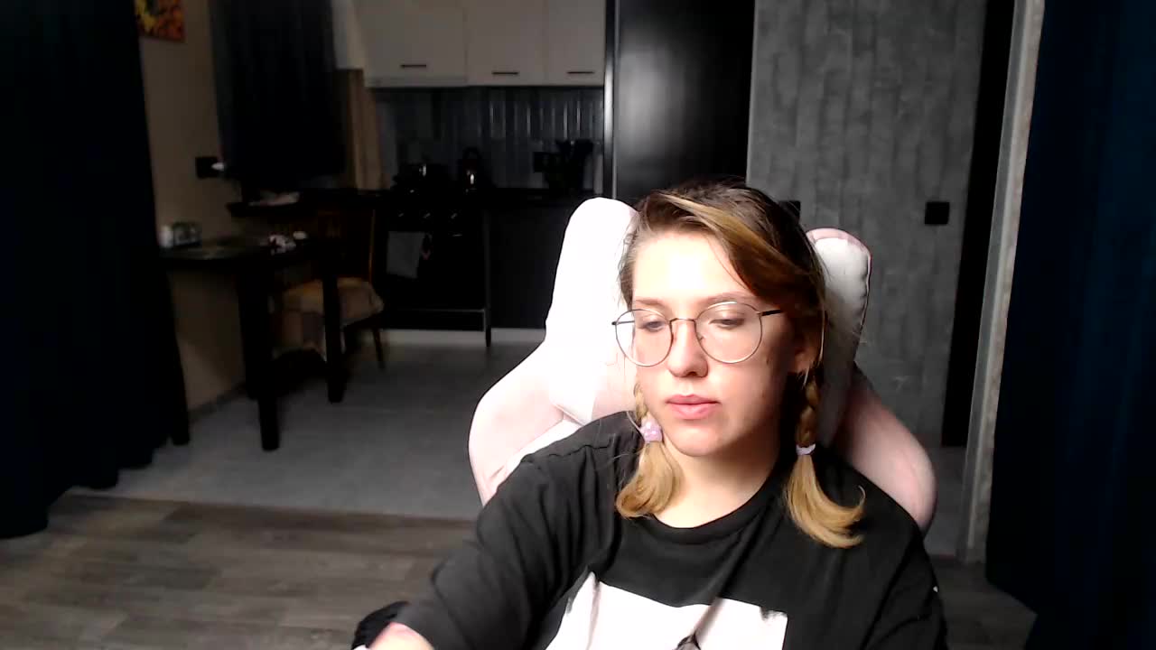 Regimasmile Live Sex December 15, 2025