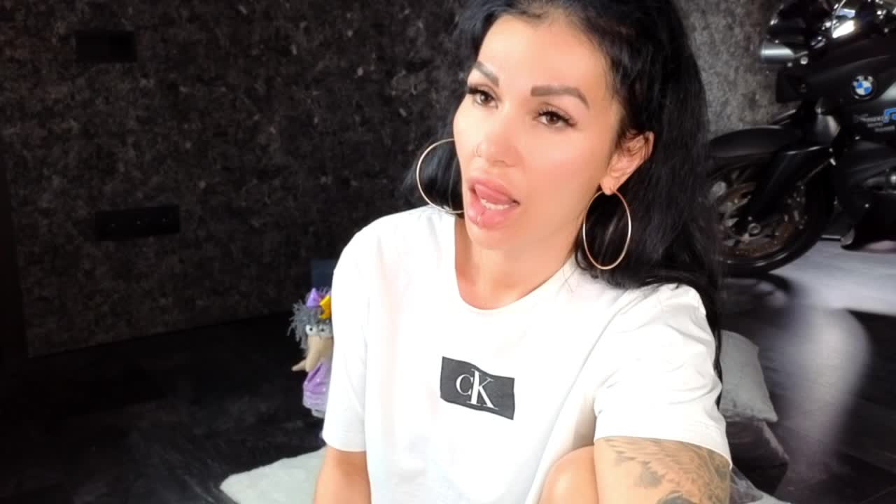 -BABAYAGA- Live Sex December 17, 2025