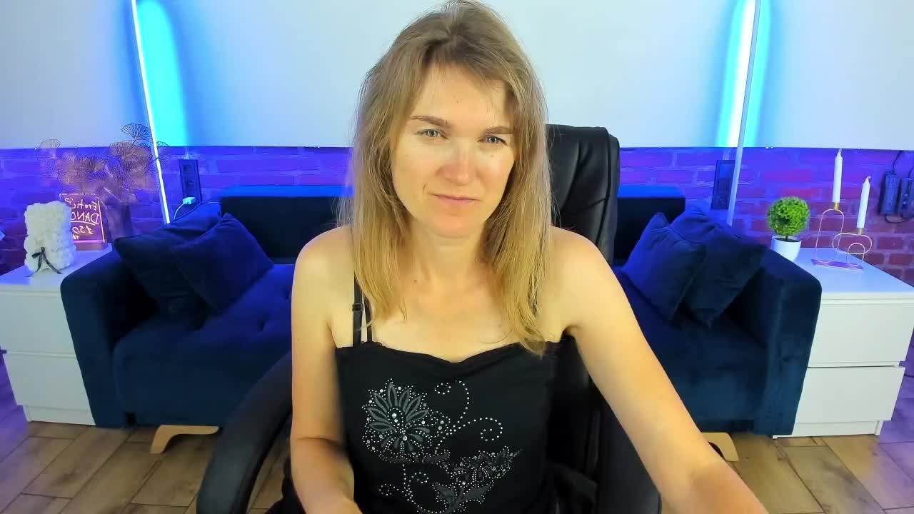 Annabel-xxx Live Sex December 19, 2025