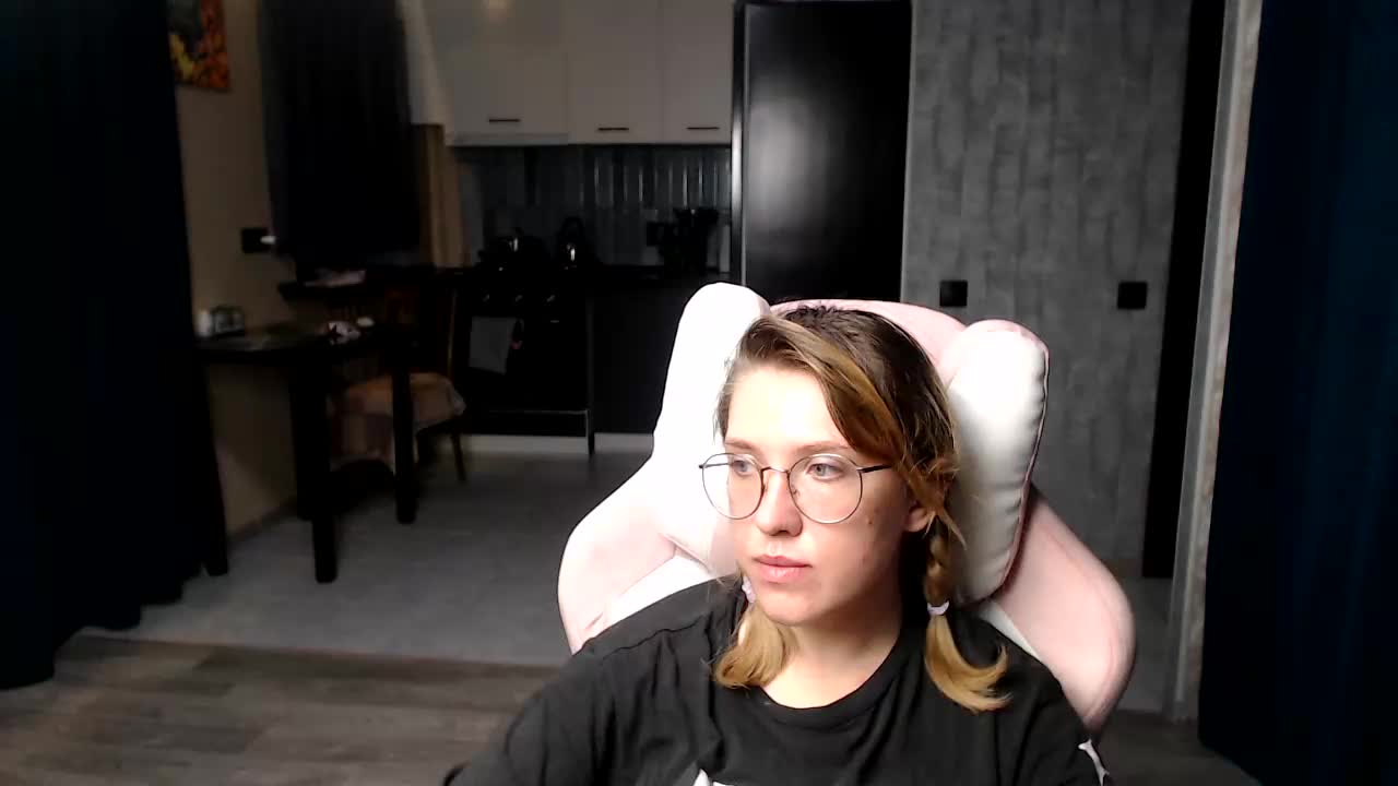 Regimasmile Live Sex December 15, 2025