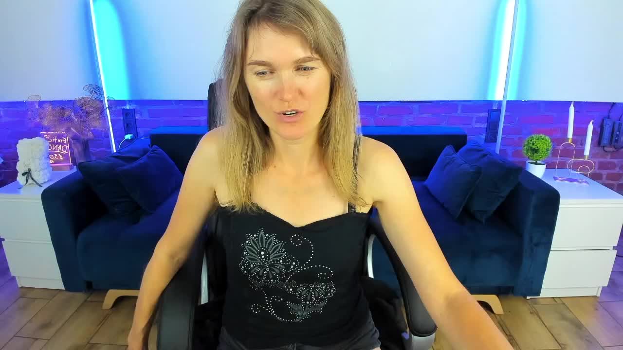 Annabel-xxx Live Sex December 19, 2025