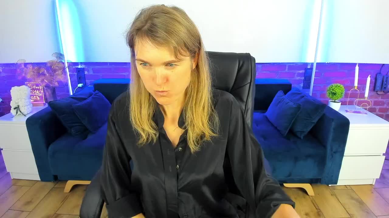 Annabel-xxx Live Sex December 19, 2025