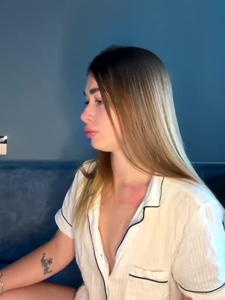 PrettyLion999 Live Sex December 13, 2025