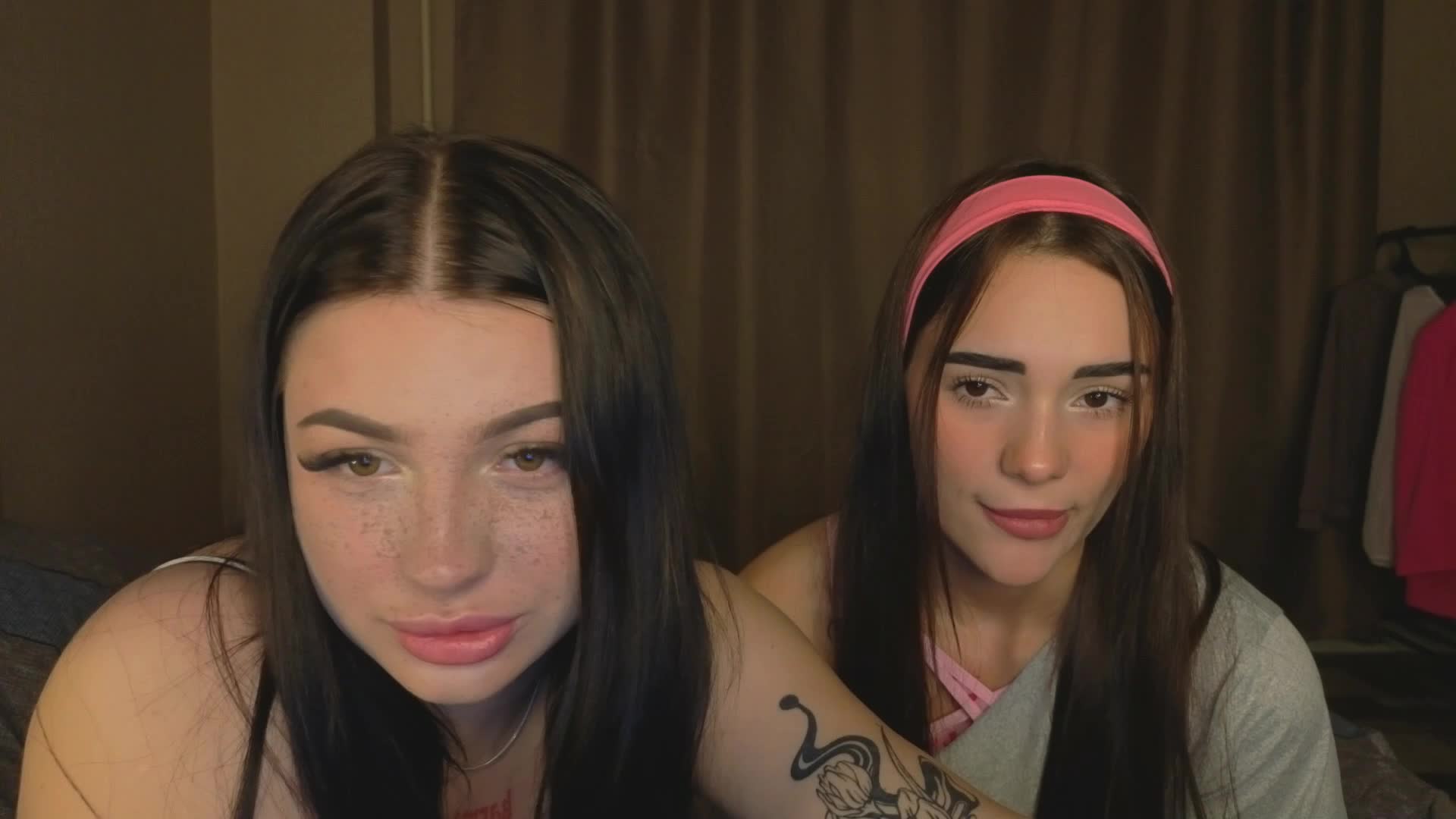 LisaAndDenis Live Sex December 18, 2025