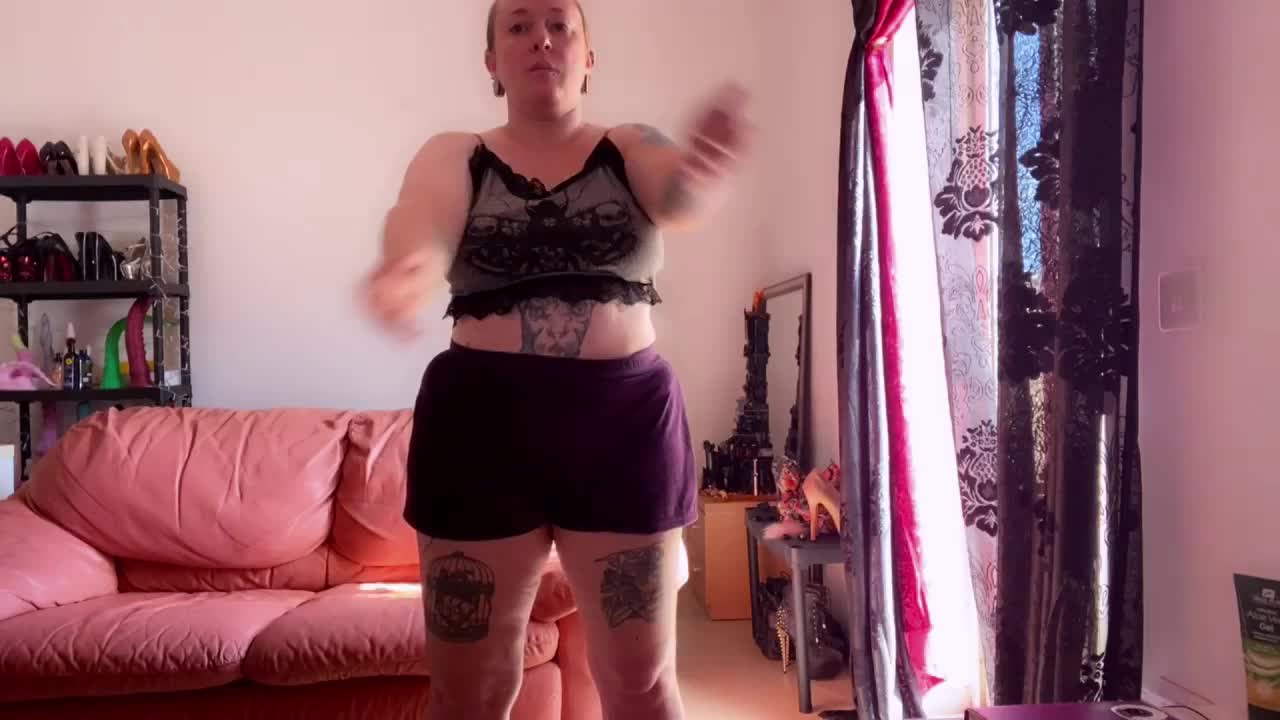 NylonQueen Live Sex December 14, 2025