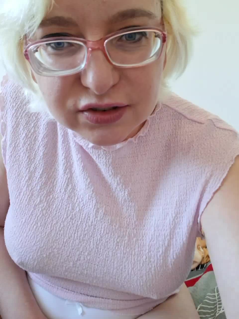 Vika211 Live Sex December 18, 2025