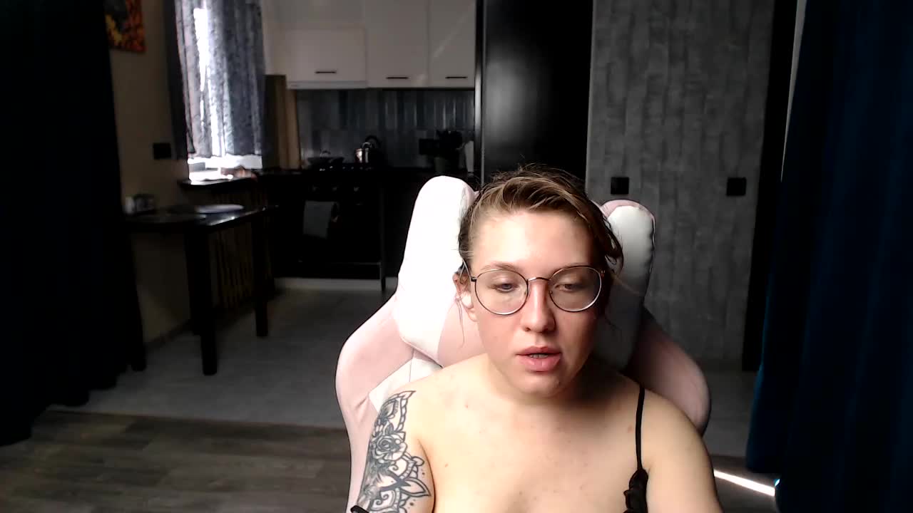 Regimasmile Live Sex December 15, 2025