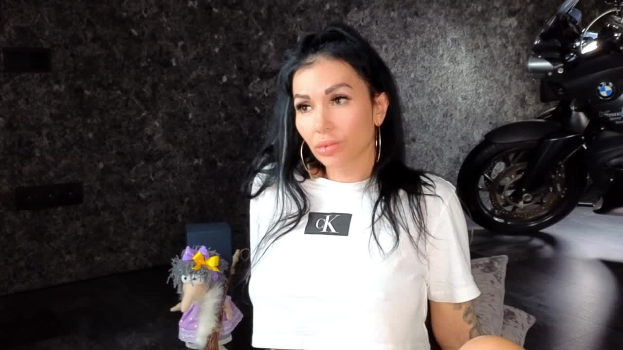 -BABAYAGA- Live Sex December 17, 2025