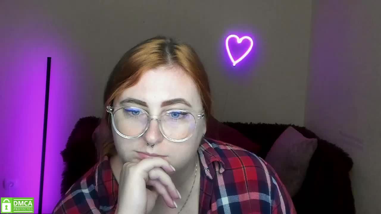 Aliciaredluv Live Sex December 17, 2025