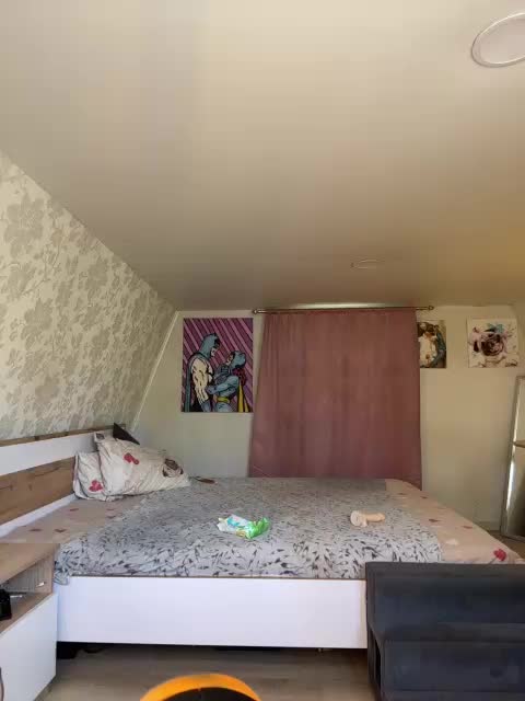 -MaybeBaby- Live Sex December 18, 2025