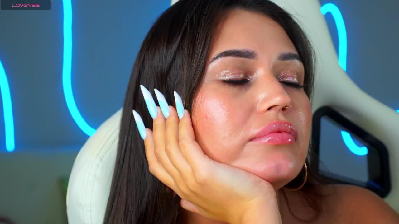 Alinka-chocolatee Live Sex December 13, 2025