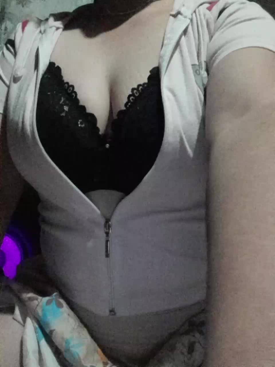 Iriska2025 Live Sex December 13, 2025