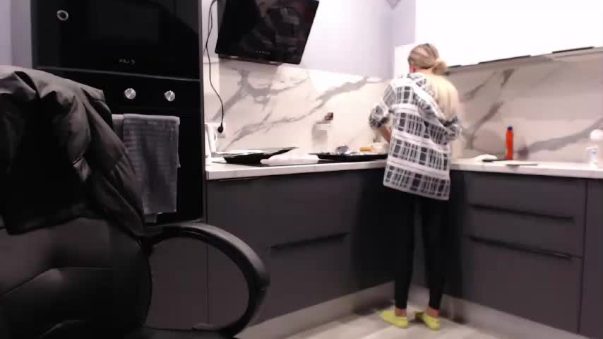 blondalina Live Sex December 17, 2025