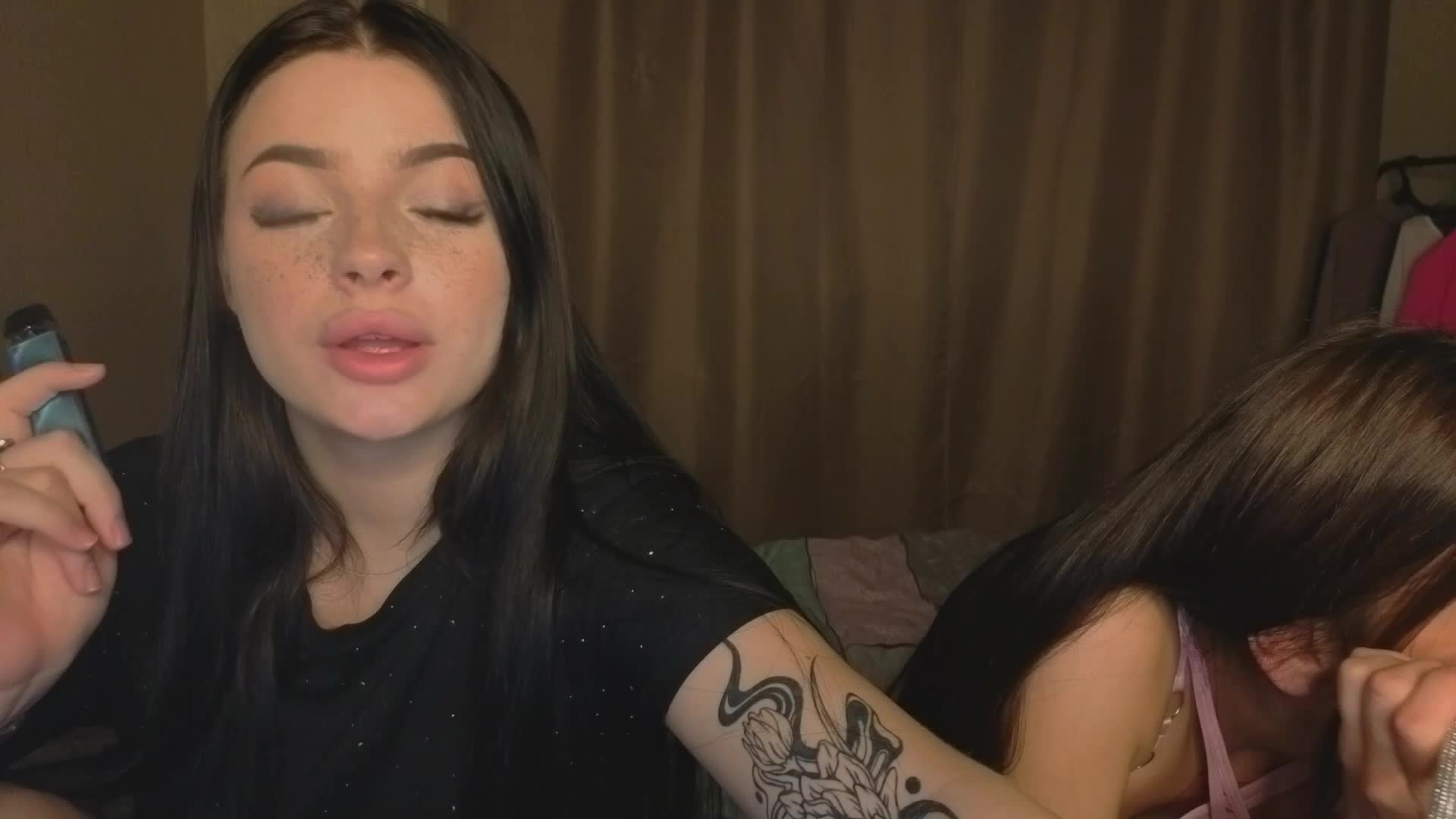 LisaAndDenis Live Sex December 18, 2025