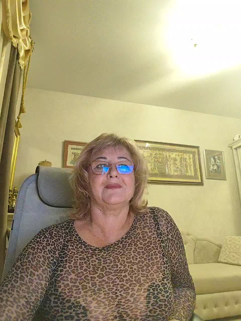 KarinkaSweet Live Sex December 17, 2025