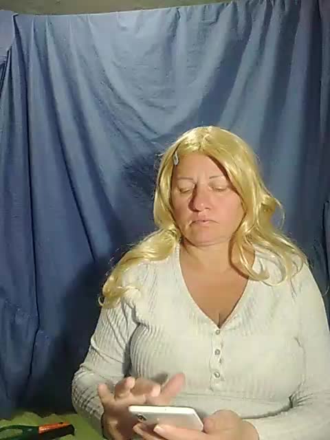 FameLara Live Sex December 17, 2025