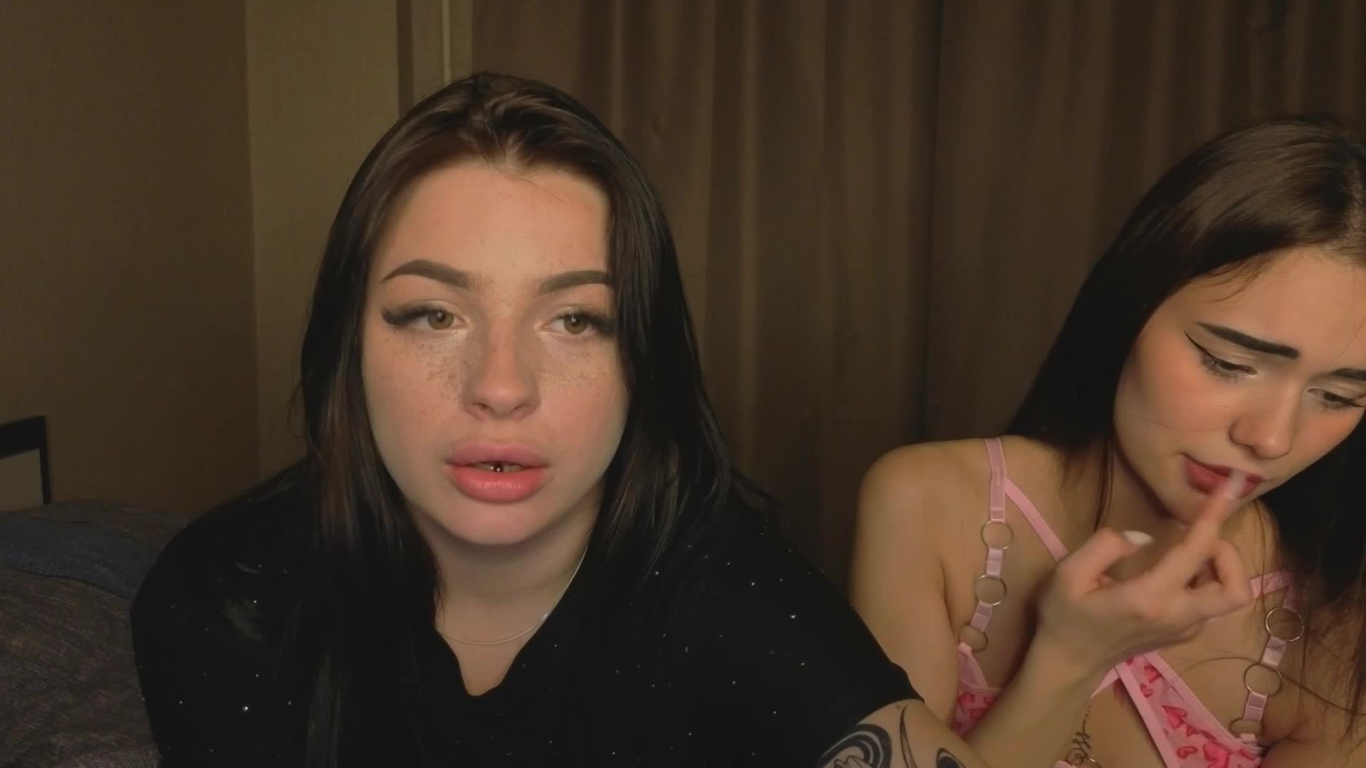 LisaAndDenis Live Sex December 18, 2025