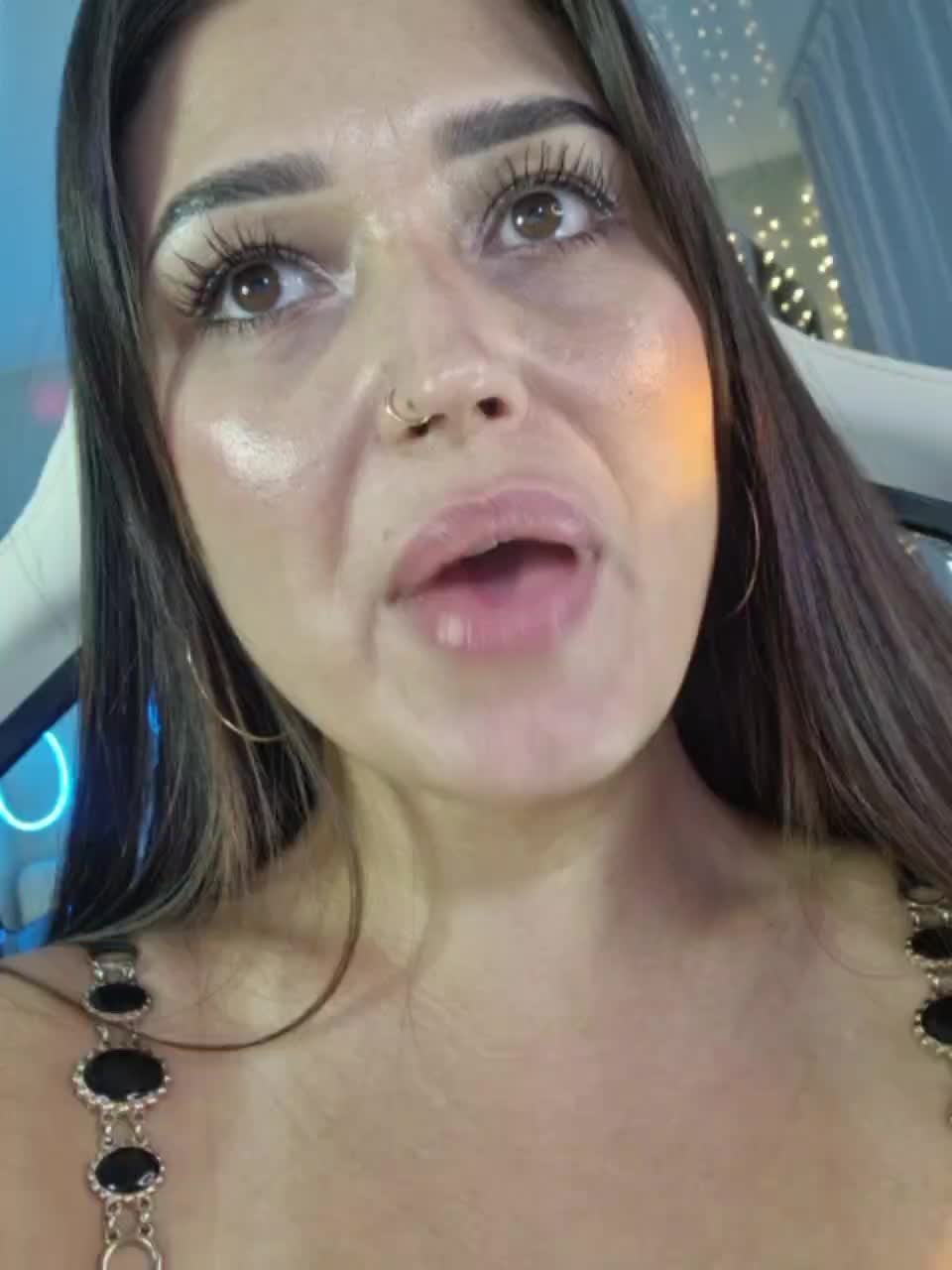 Alinka-chocolatee Live Sex December 14, 2025