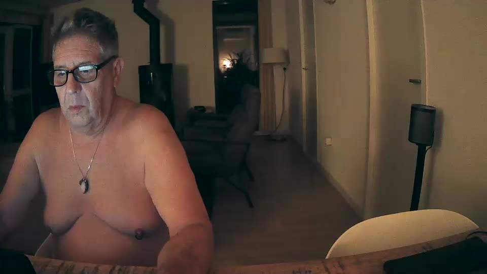 woodwurm Live Sex December 18, 2025