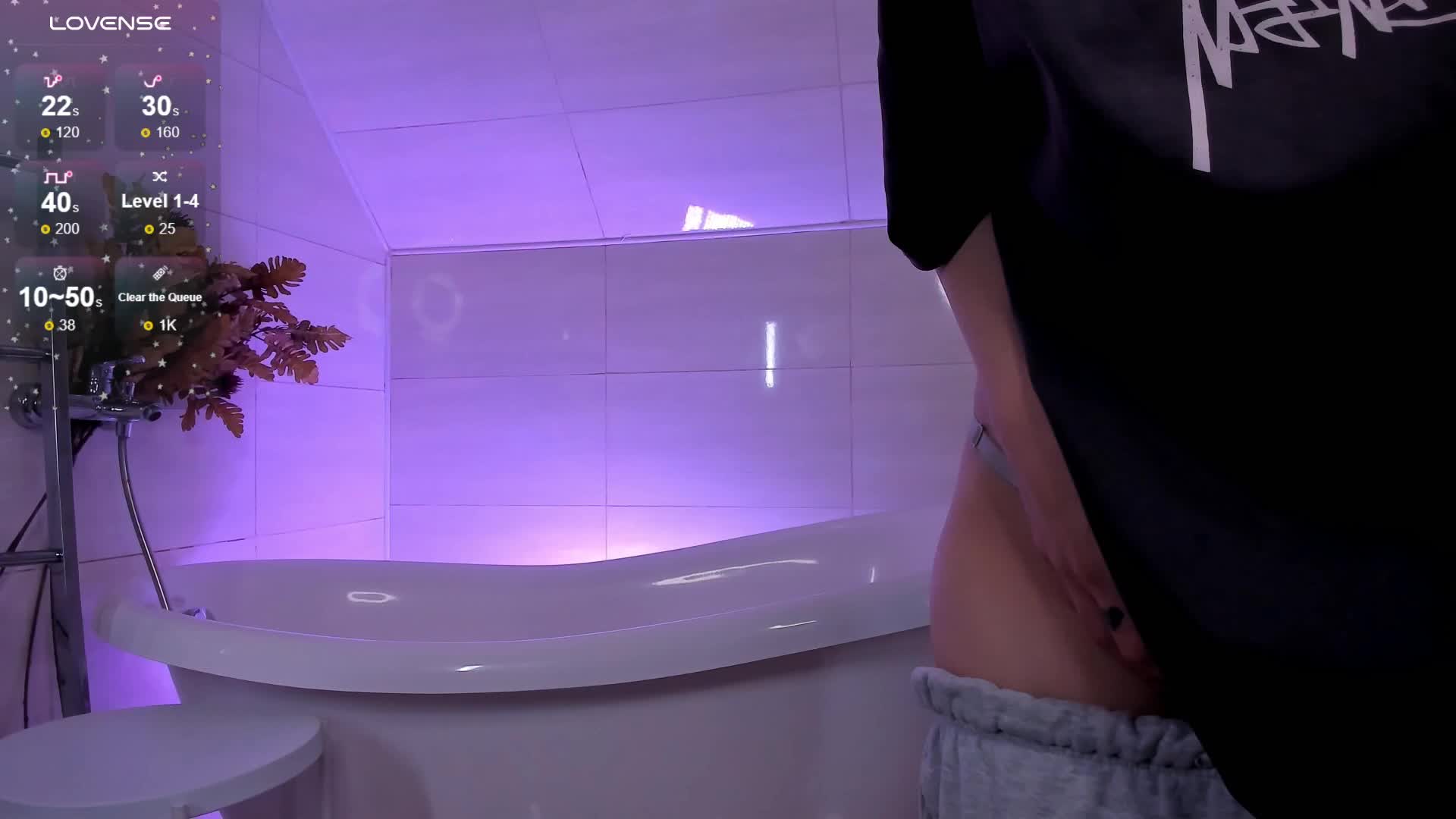 Necucubi Live Sex December 17, 2025