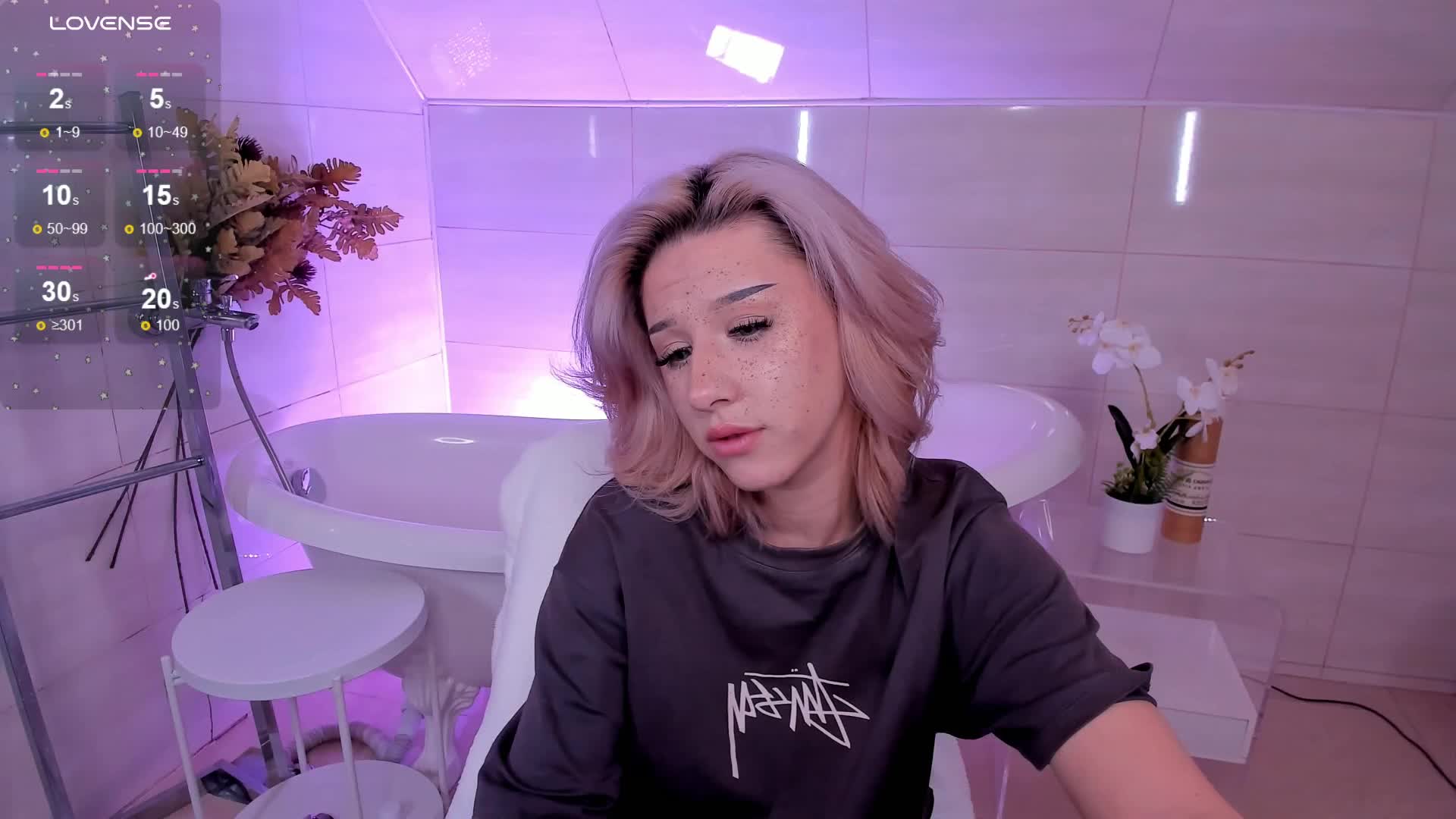 Necucubi Live Sex December 17, 2025