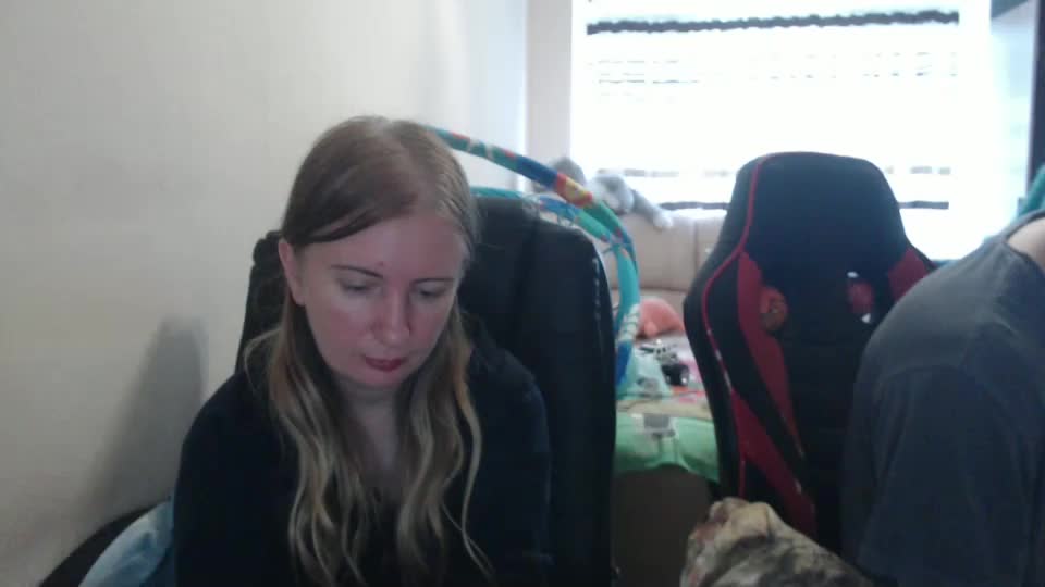 jenisandpeter Live Sex December 19, 2025