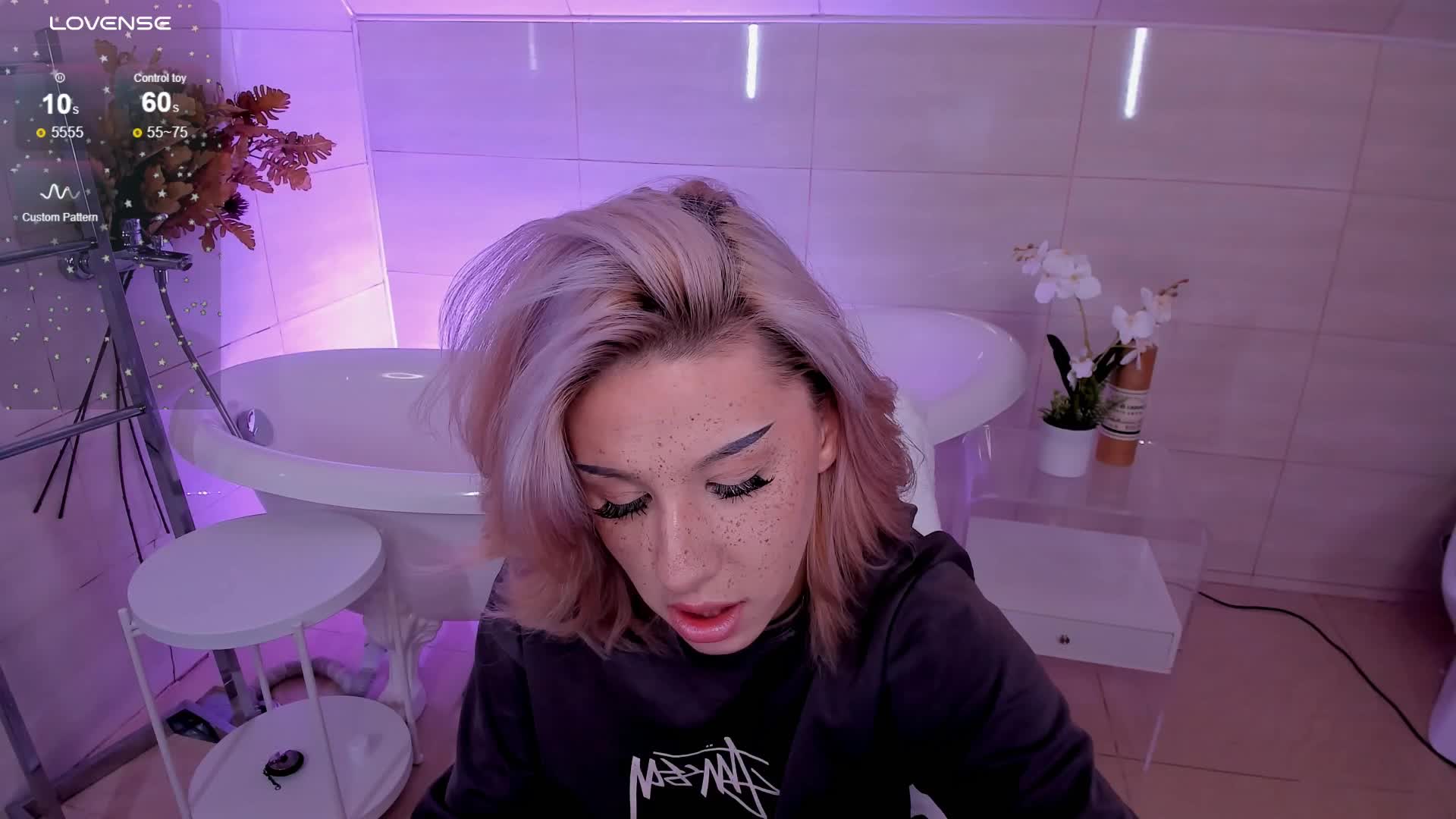 Necucubi Live Sex December 17, 2025