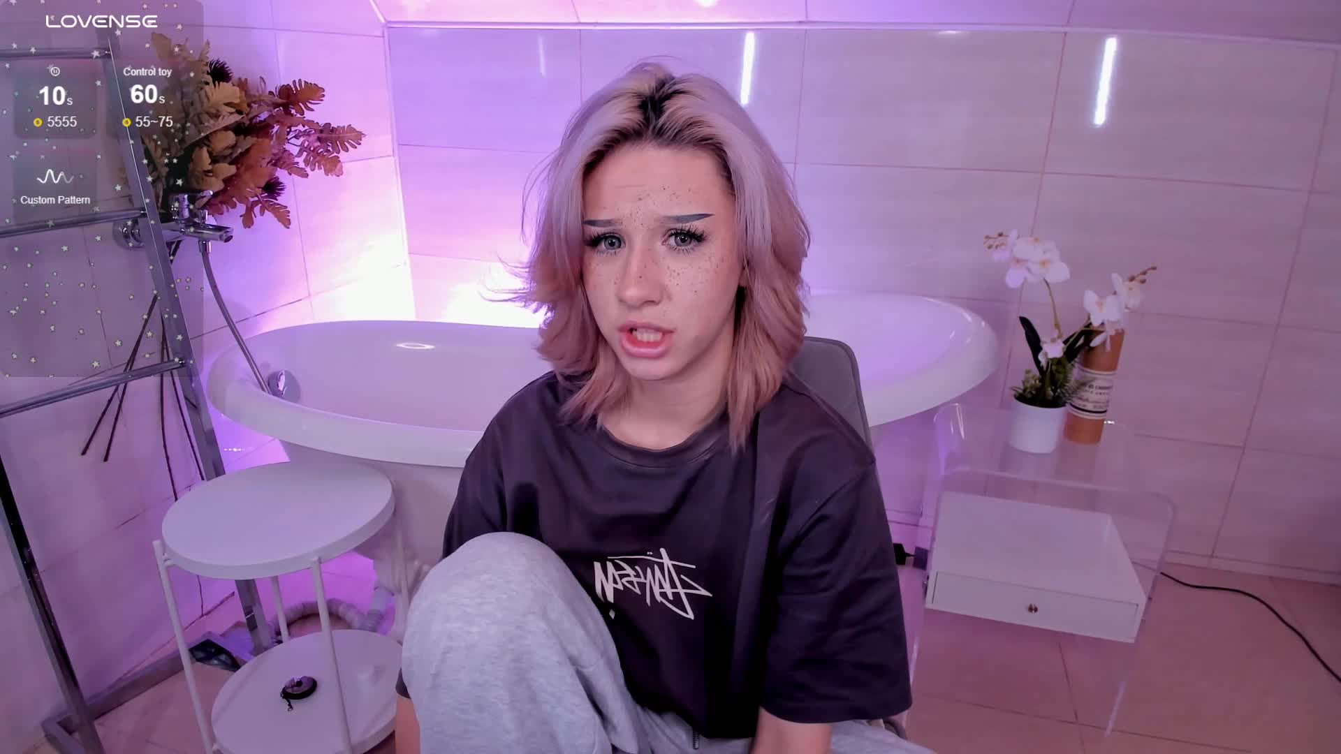 Necucubi Live Sex December 17, 2025