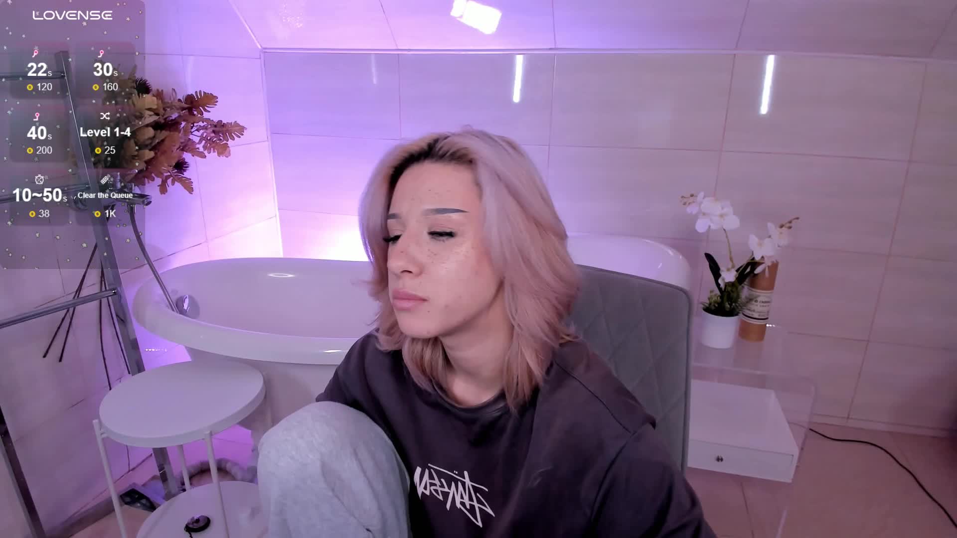 Necucubi Live Sex December 17, 2025