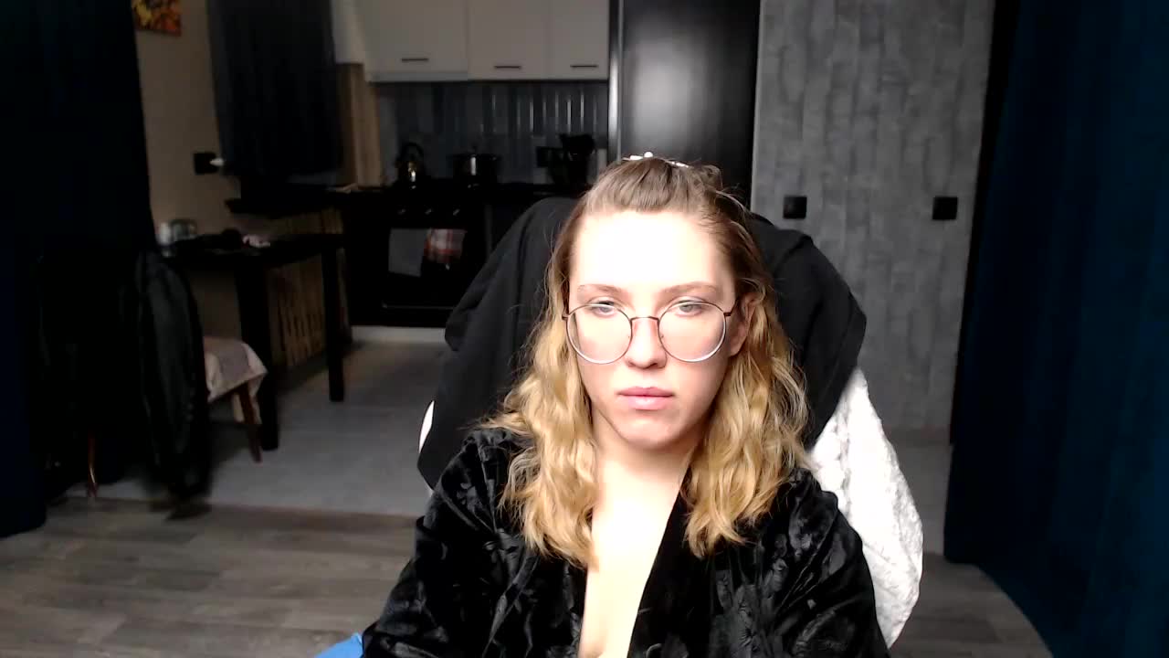 Regimasmile Live Sex December 15, 2025