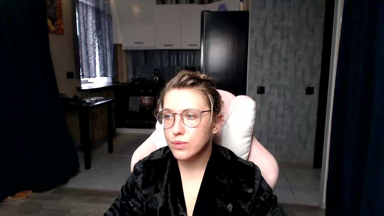 Regimasmile Live Sex December 15, 2025