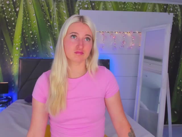 HollyTaillor Live Sex December 17, 2025