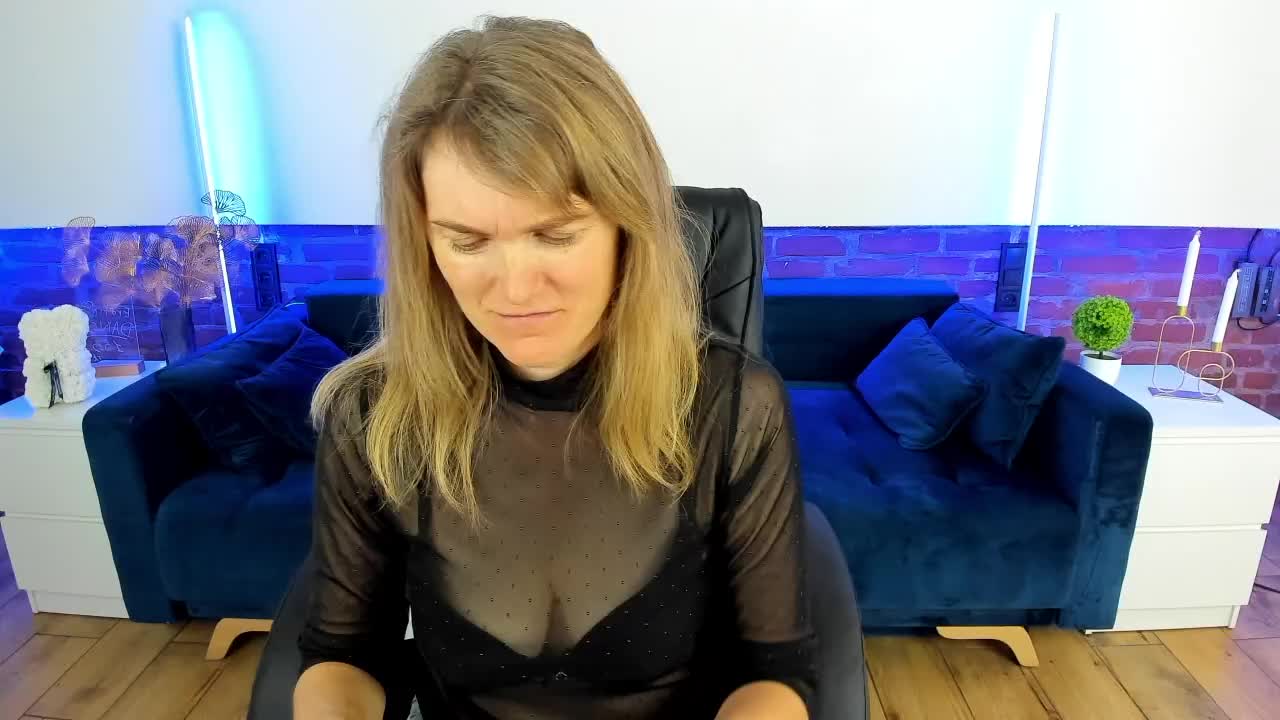 Annabel-xxx Live Sex December 19, 2025