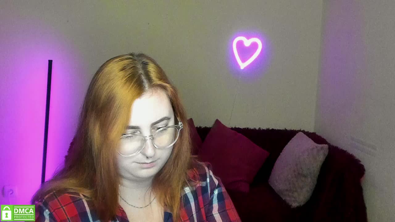 Aliciaredluv Live Sex December 17, 2025