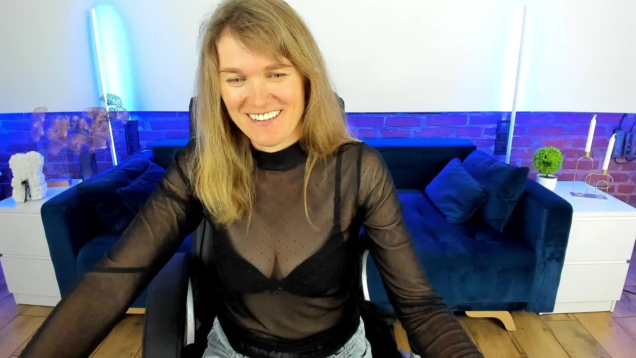 Annabel-xxx Live Sex December 19, 2025