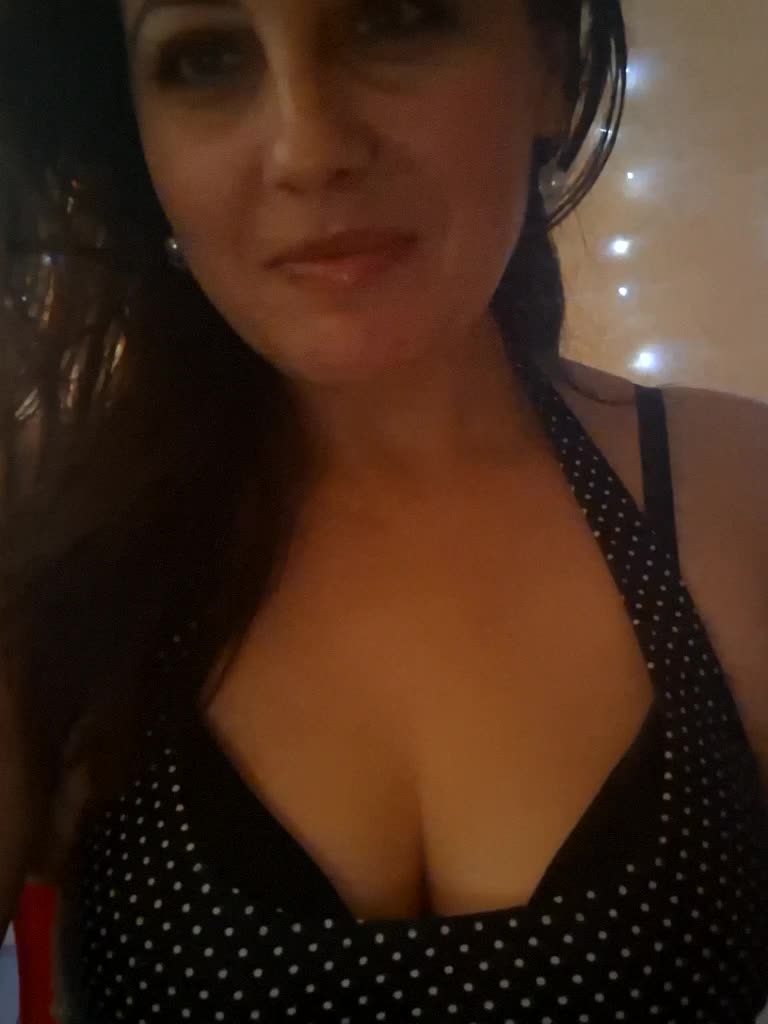 AmyRoses Live Sex December 13, 2025