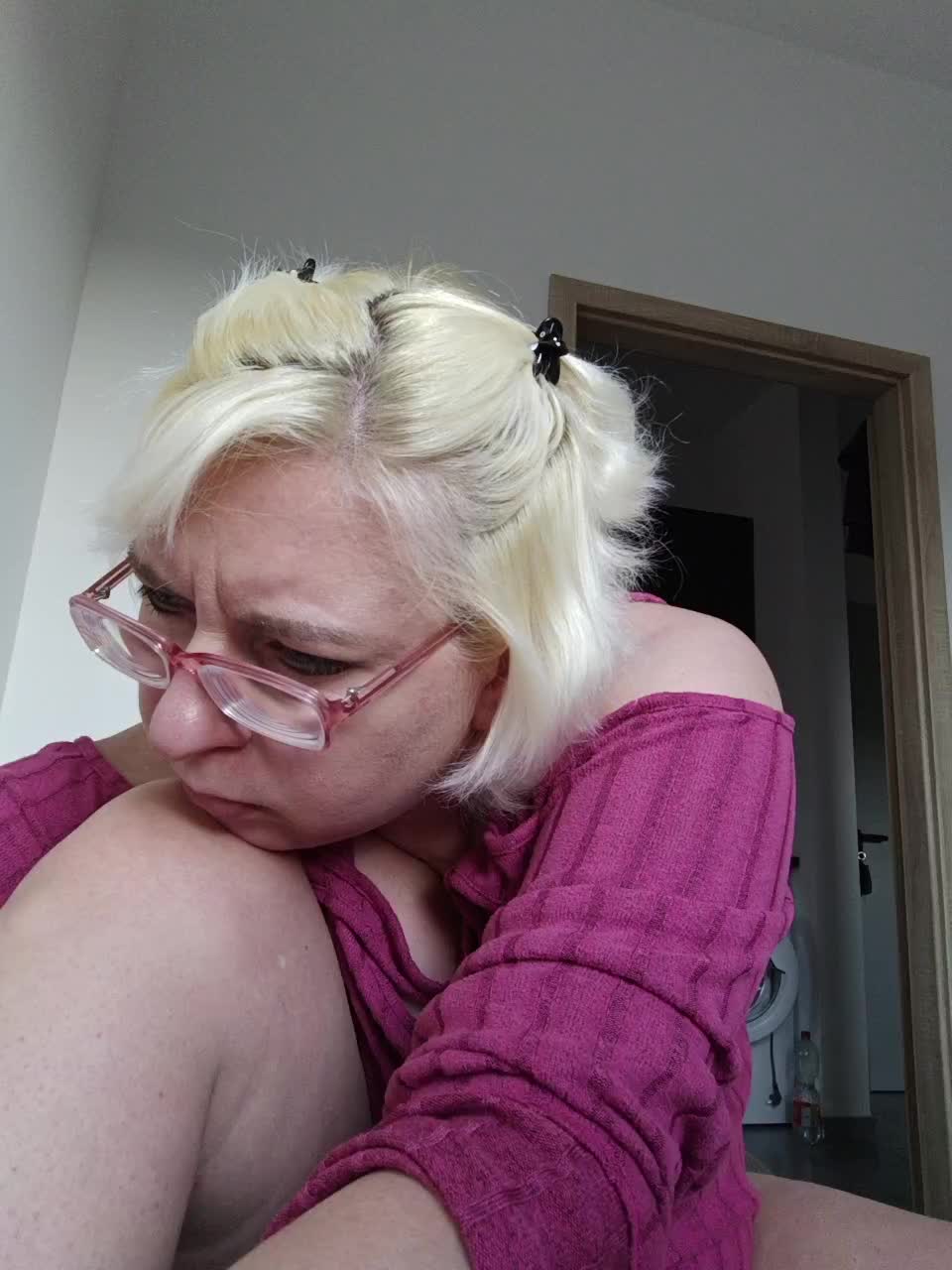 Vika211 Live Sex December 18, 2025