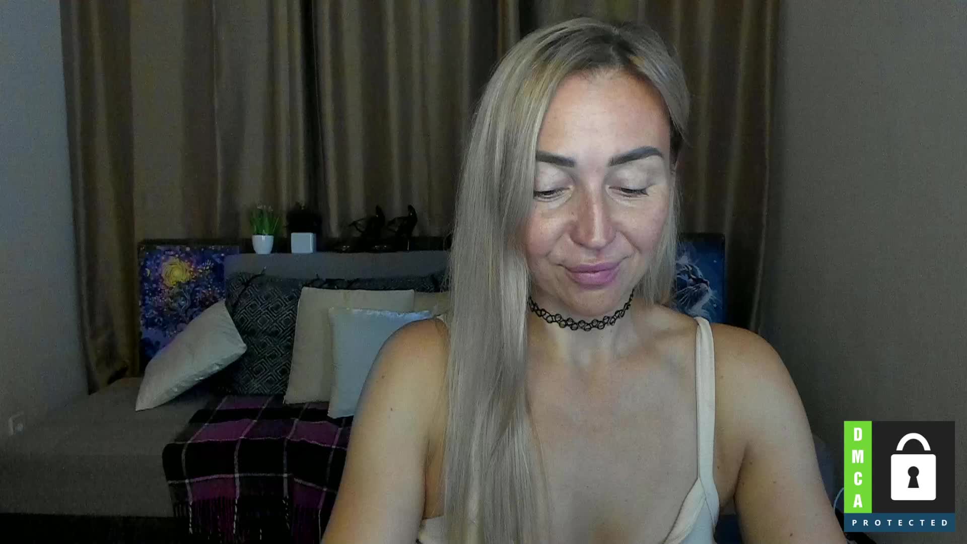 Jullyblondkiss Live Sex December 14, 2025