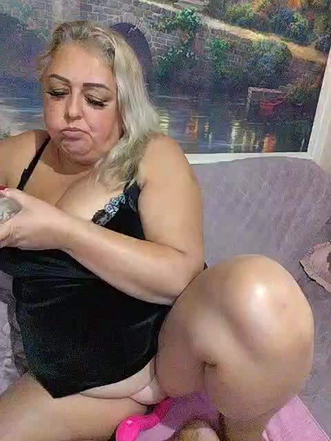 BigMilf Live Sex December 14, 2025