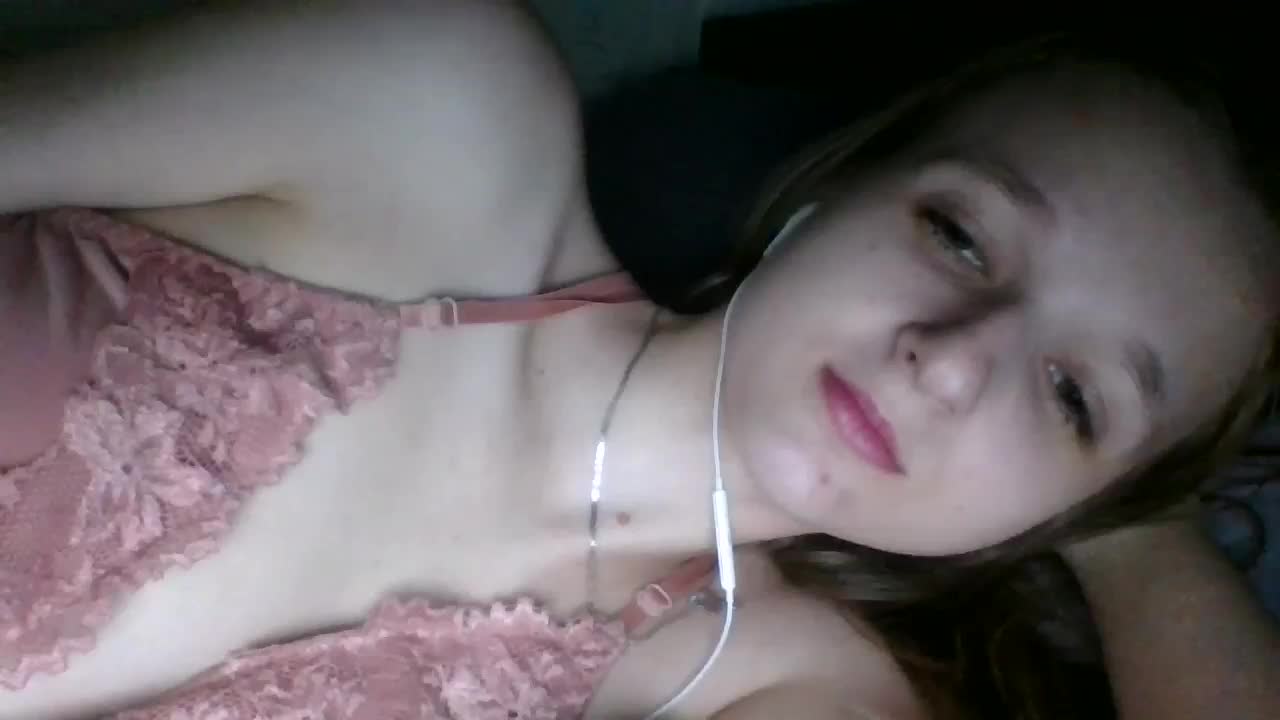 Kitty20Meow Live Sex December 15, 2025